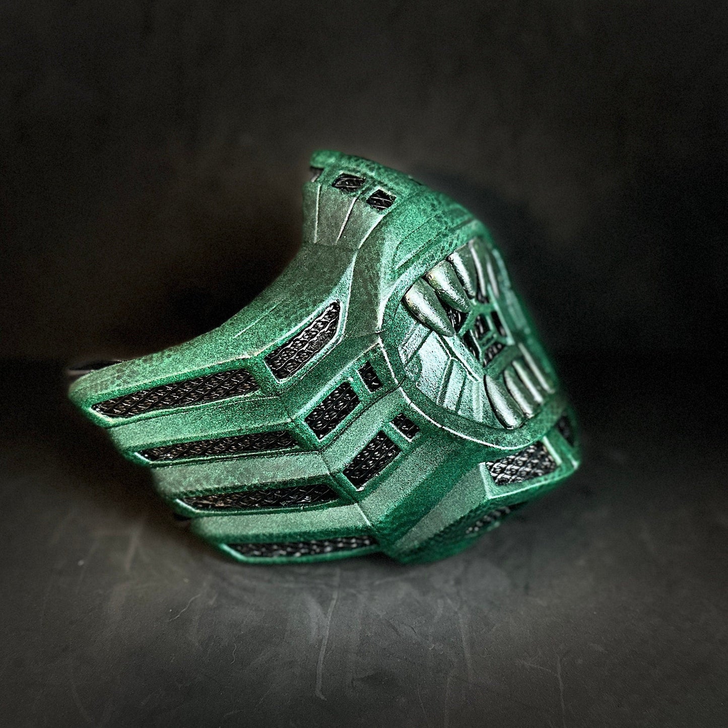 Reptile mask from MK 1995 movie